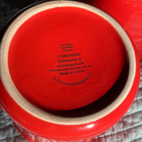 Peanuts Red Dining Mugs - Snoopy and Woodstock - Picture 4 of 5